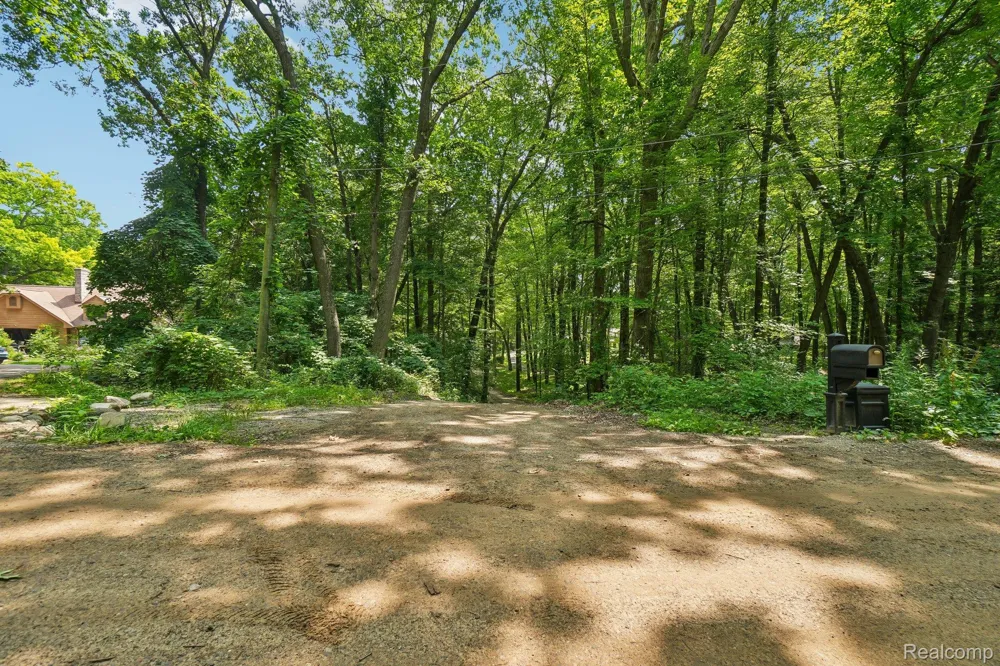777 S Brandt Road Groveland Township, MI 48462