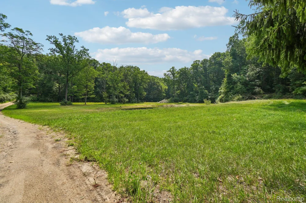 777 S Brandt Road Groveland Township, MI 48462