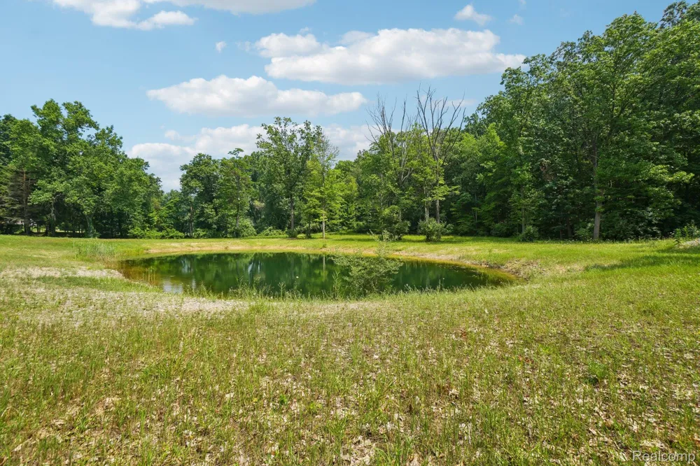 777 S Brandt Road Groveland Township, MI 48462