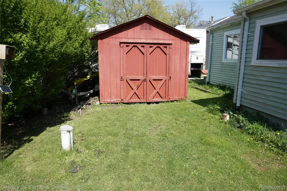 11853 Patterson Lake Dr Unadilla Township, MI 48169