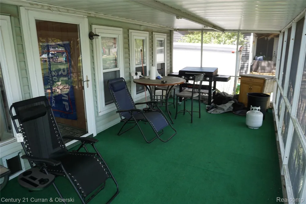 11853 Patterson Lake Dr Unadilla Township, MI 48169
