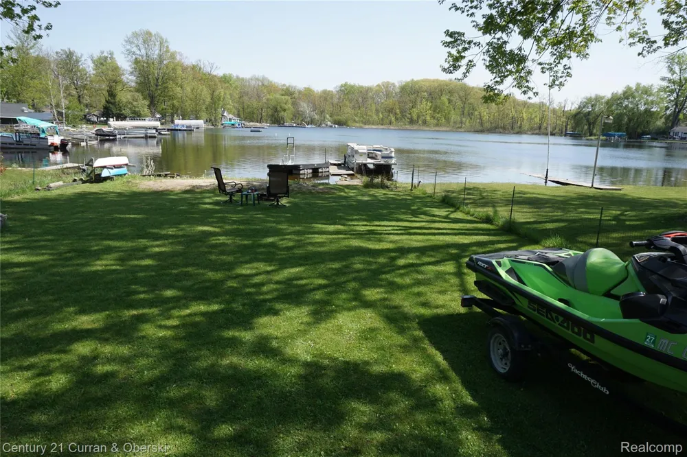 11853 Patterson Lake Dr Unadilla Township, MI 48169