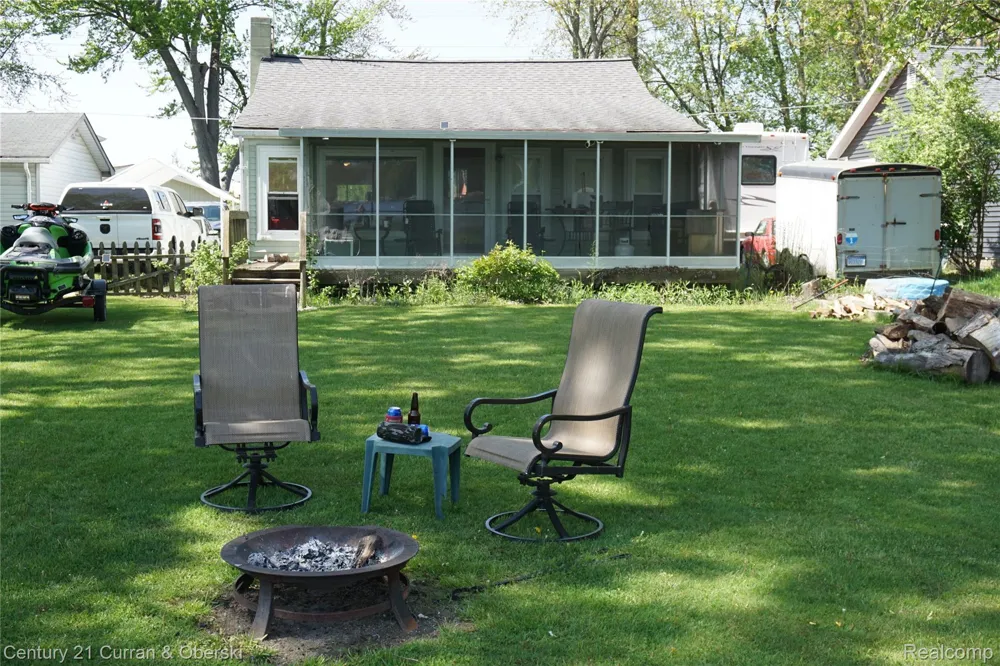 11853 Patterson Lake Dr Unadilla Township, MI 48169