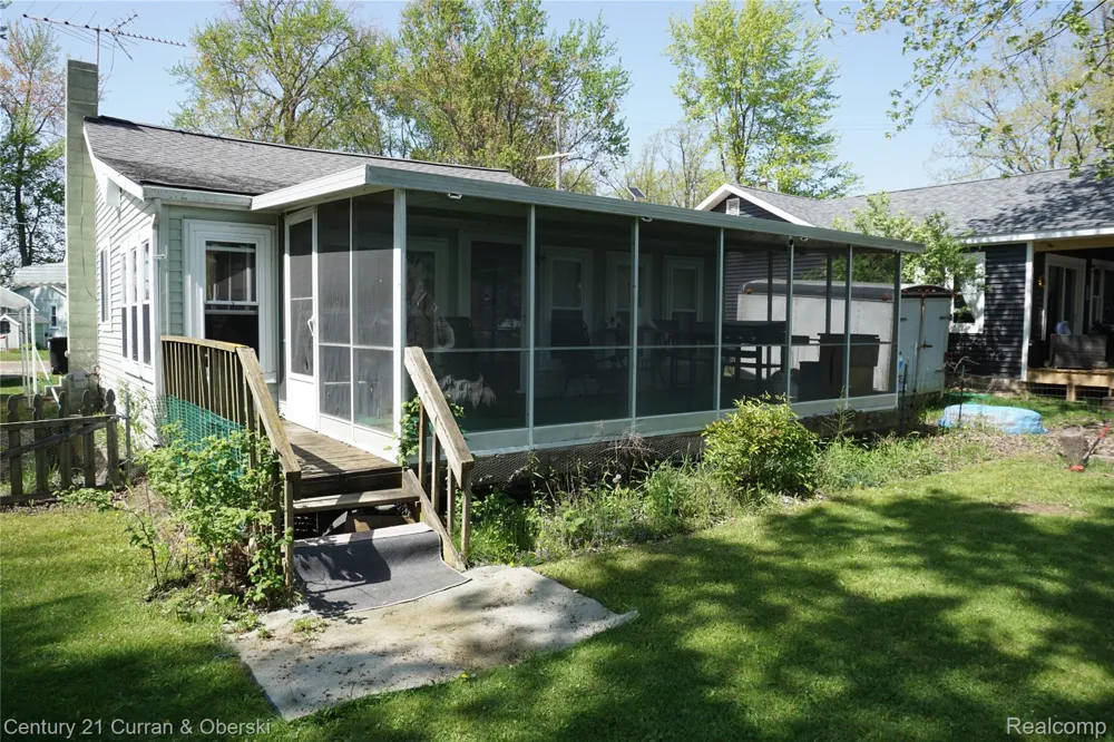 11853 Patterson Lake Dr Unadilla Township, MI 48169