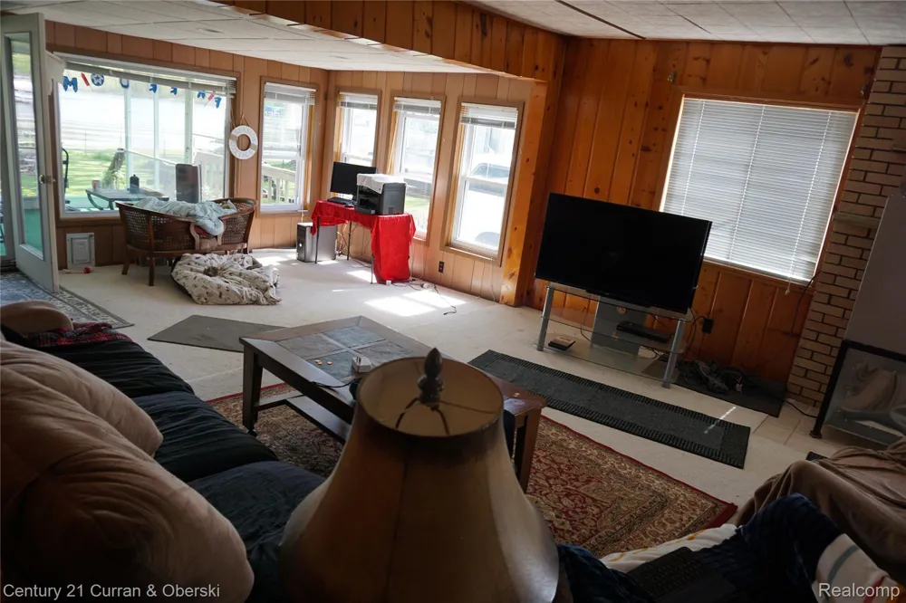 11853 Patterson Lake Dr Unadilla Township, MI 48169