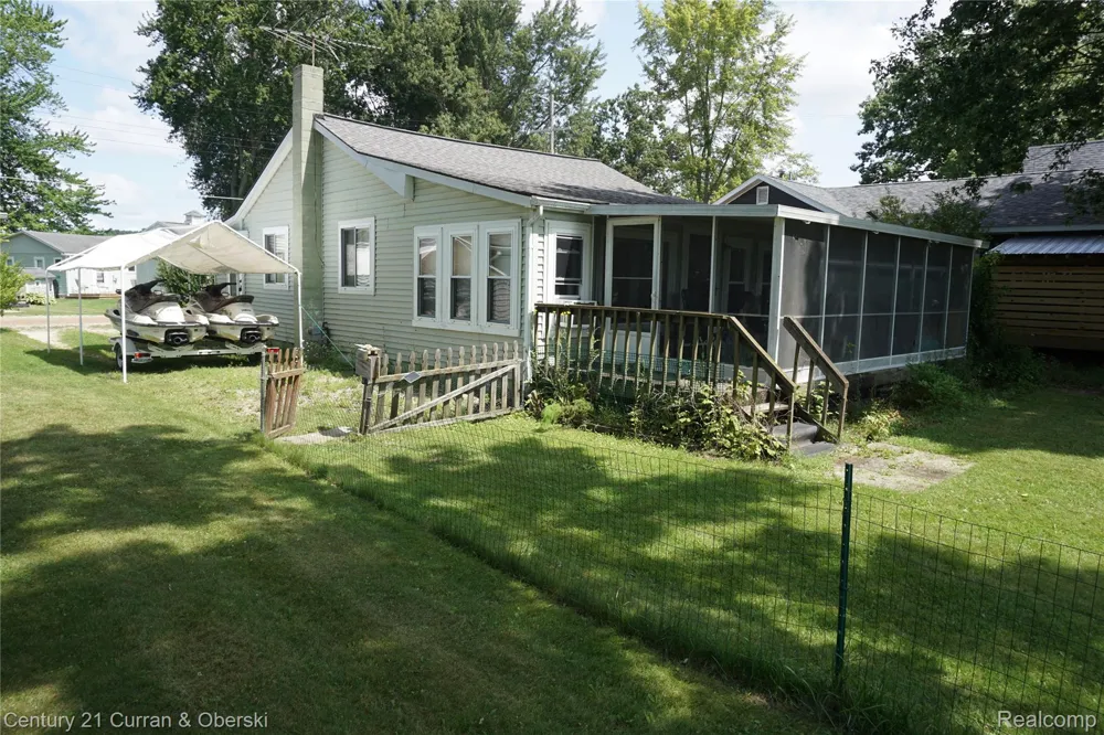 11853 Patterson Lake Dr Unadilla Township, MI 48169