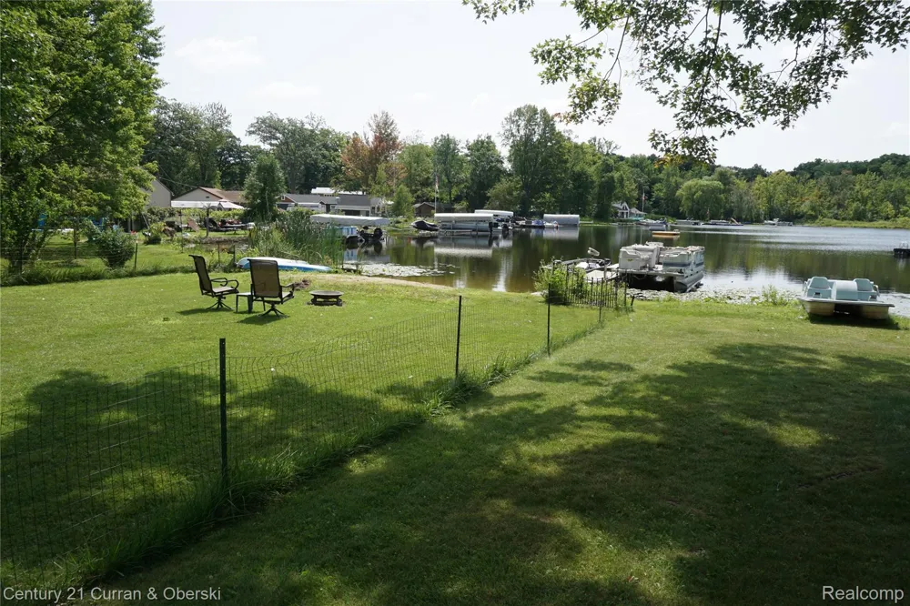 11853 Patterson Lake Dr Unadilla Township, MI 48169