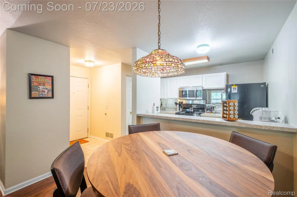 618 Curzon Court #203 Howell City, MI 48843