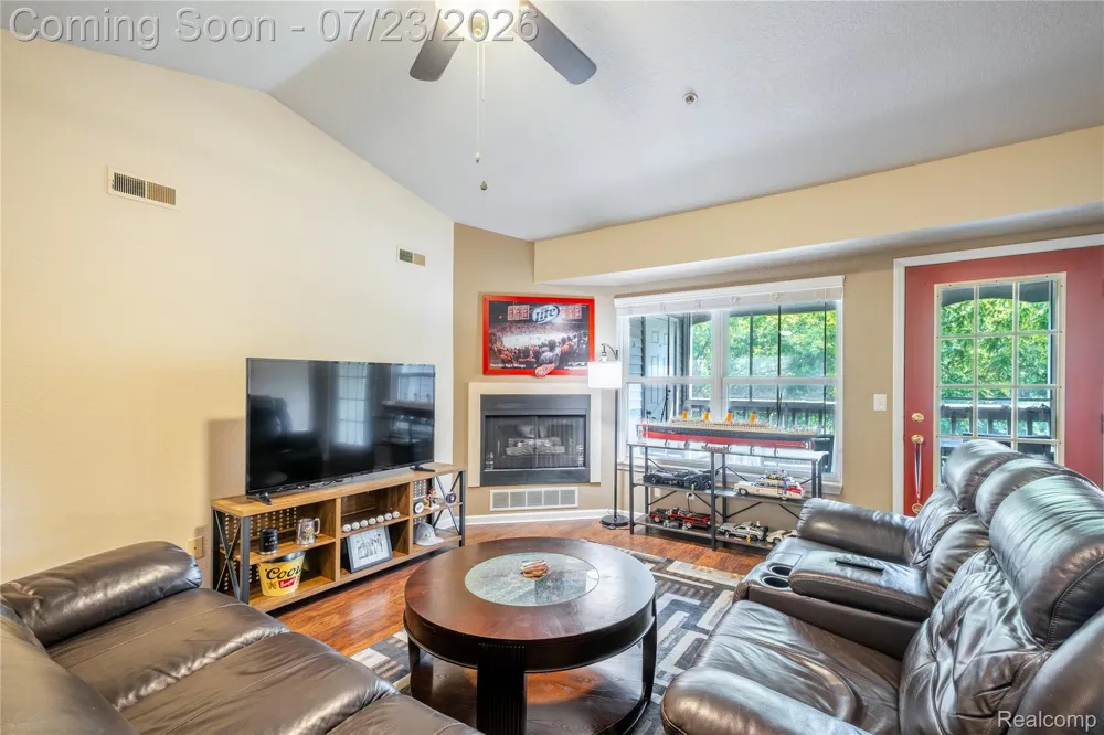 618 Curzon Court #203 Howell City, MI 48843