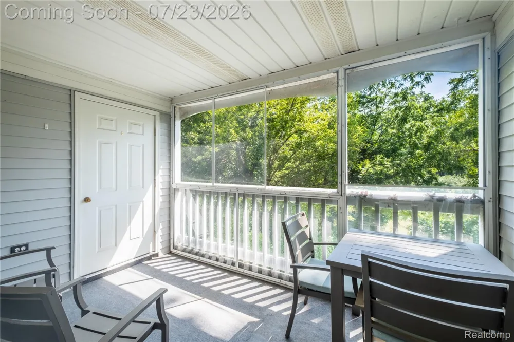 618 Curzon Court #203 Howell City, MI 48843