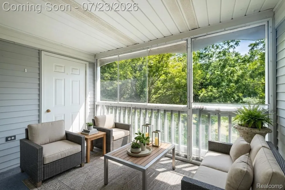 618 Curzon Court #203 Howell City, MI 48843