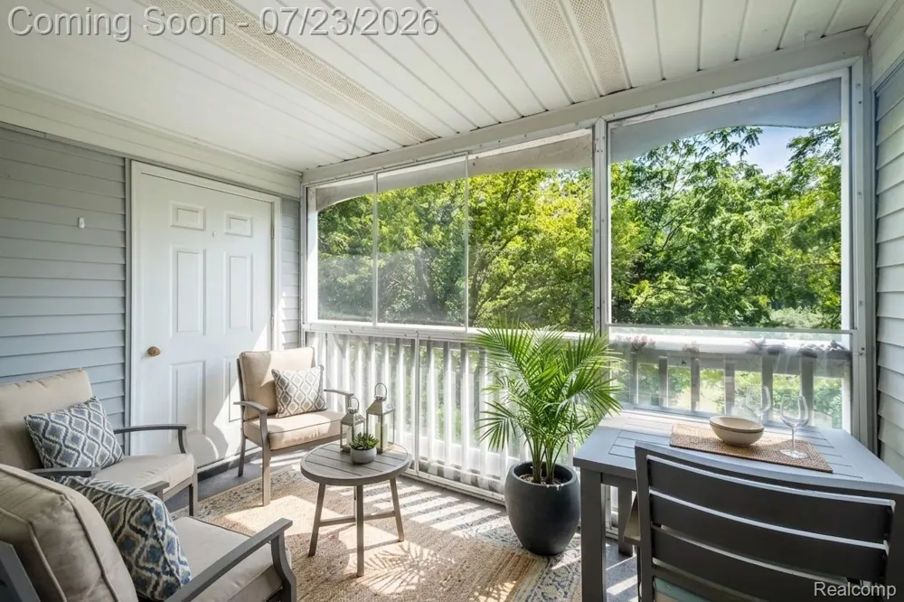 618 Curzon Court #203 Howell City, MI 48843
