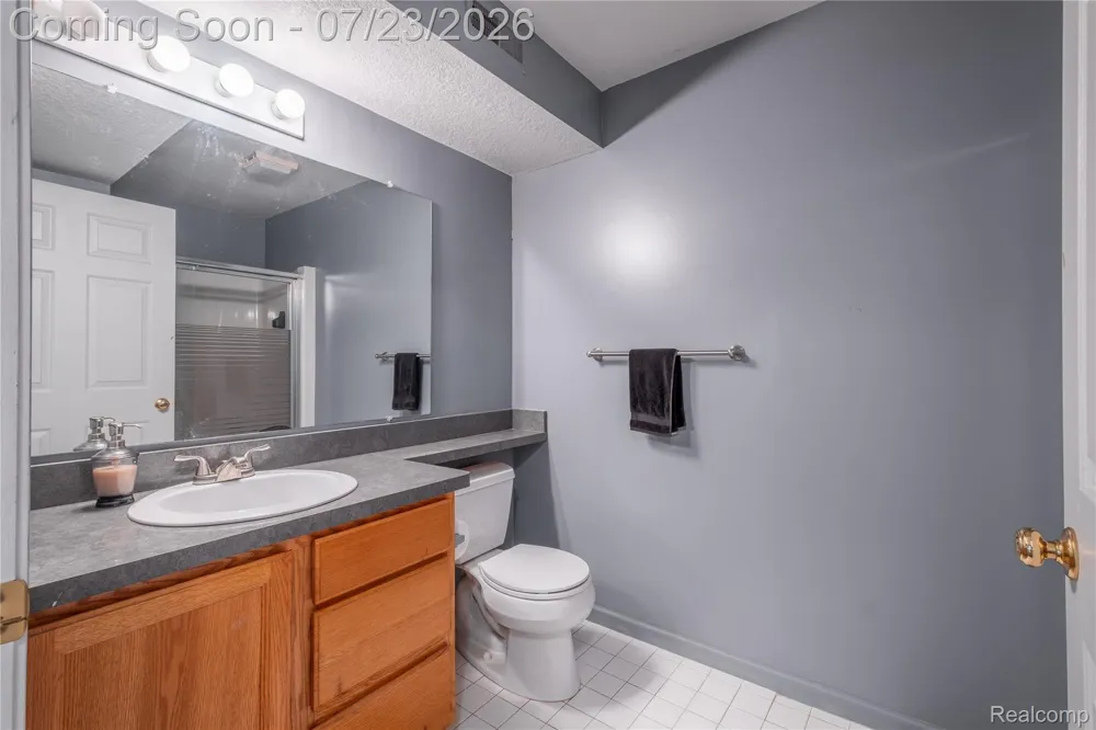 618 Curzon Court #203 Howell City, MI 48843