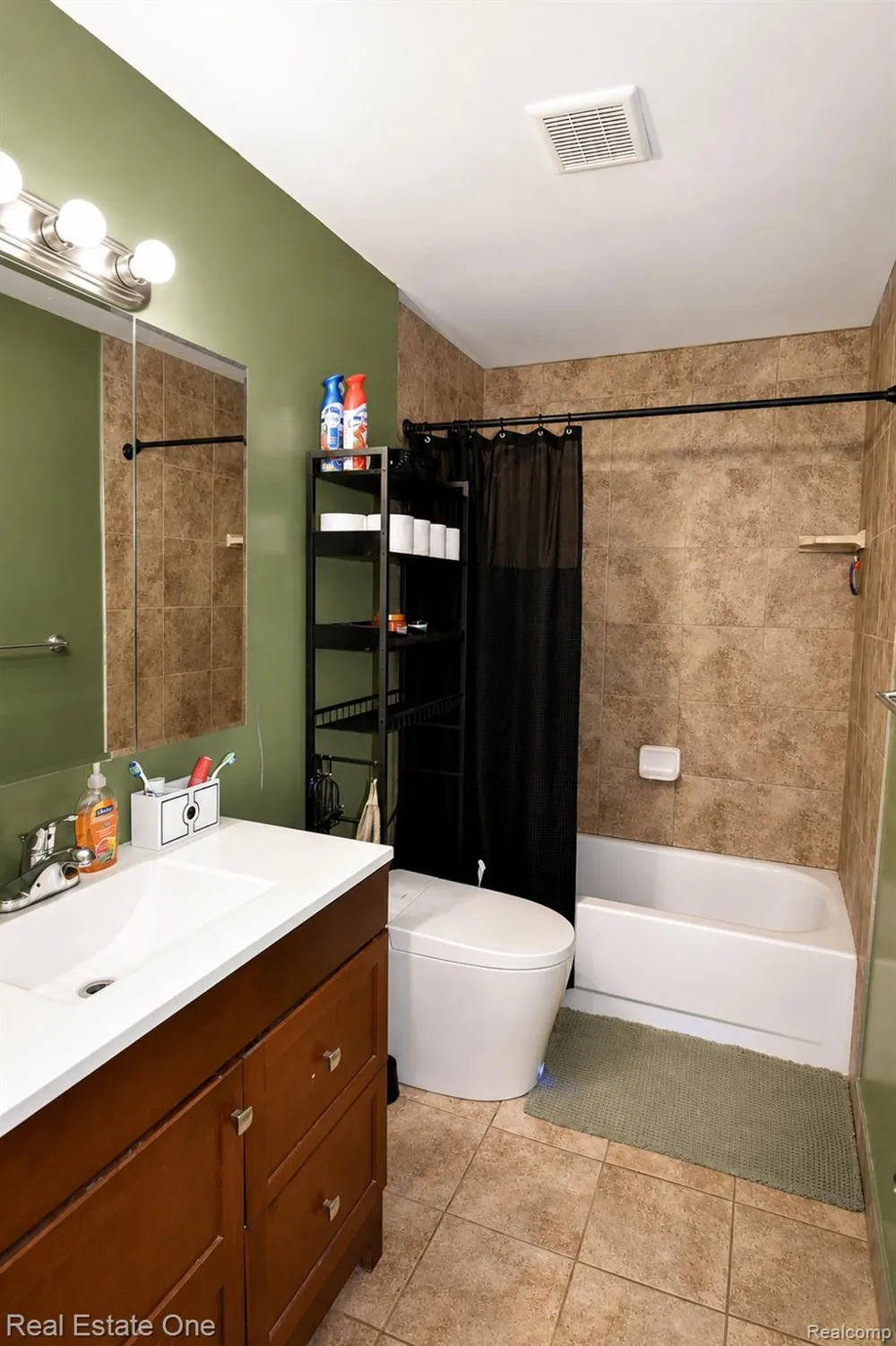 15404 Colbert Street Romulus City, MI 48174
