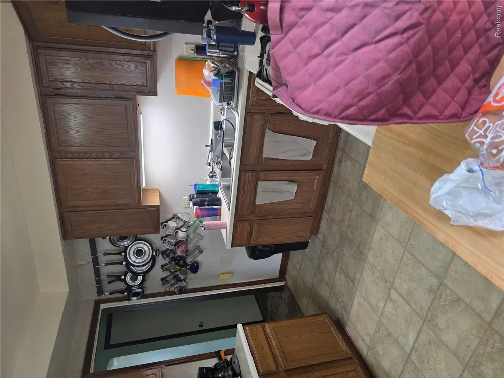 33505 Clinton Street Wayne City, MI 48184