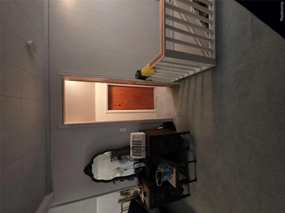 33505 Clinton Street Wayne City, MI 48184