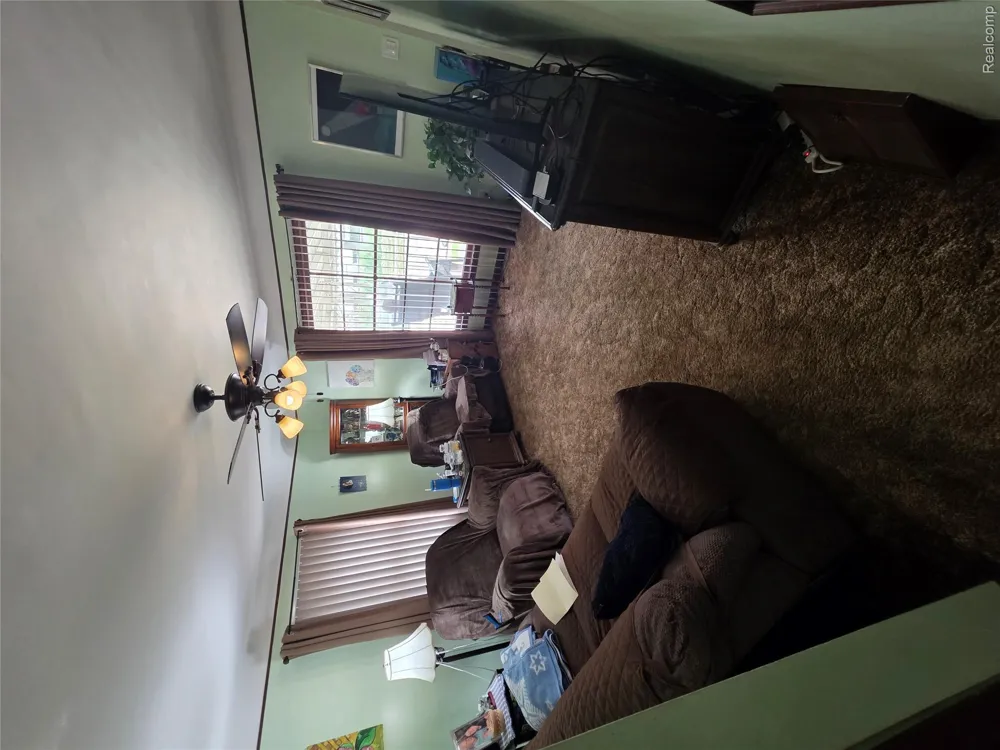 33505 Clinton Street Wayne City, MI 48184