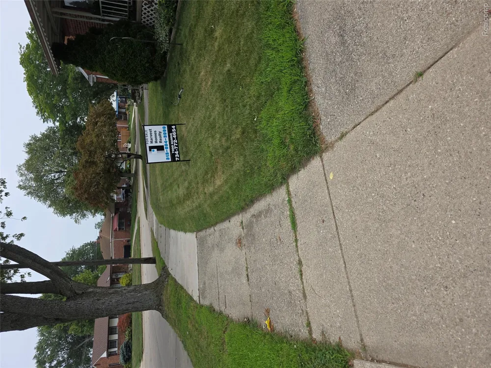 33505 Clinton Street Wayne City, MI 48184