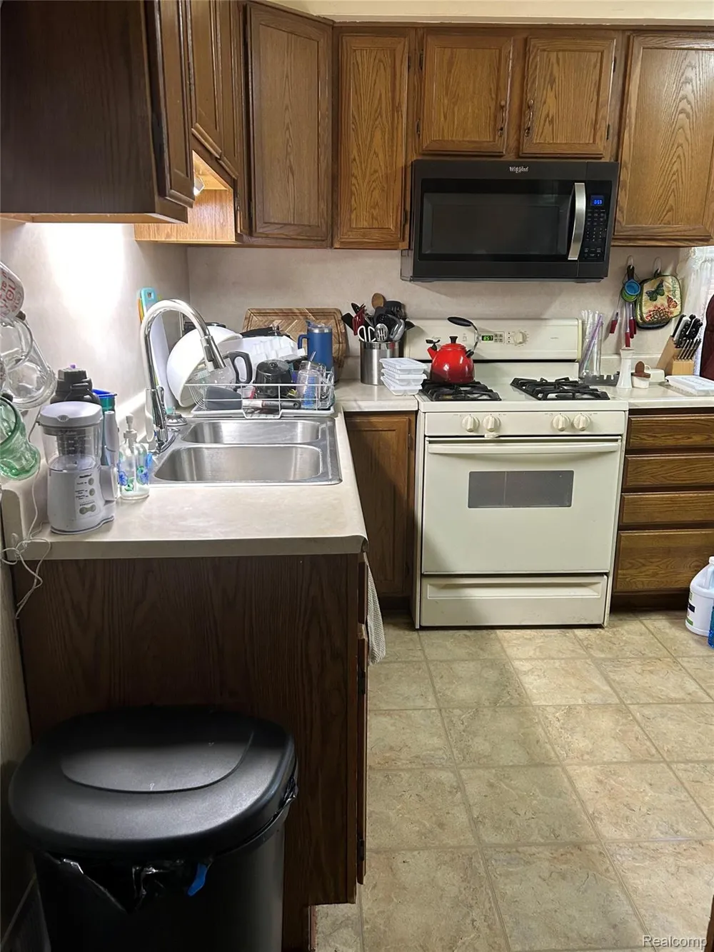 33505 Clinton Street Wayne City, MI 48184