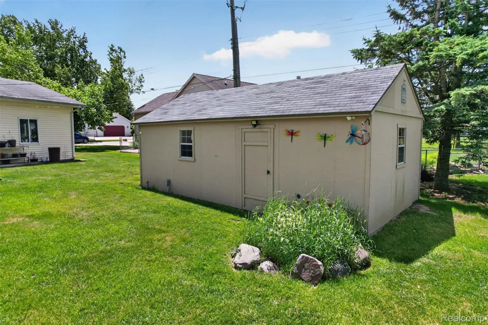 310 Browning Drive Howell City, MI 48843