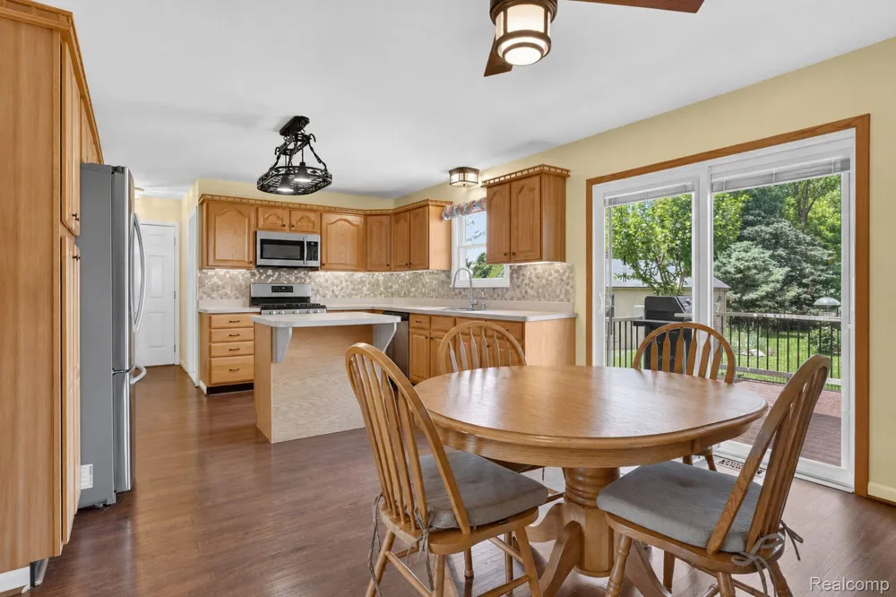 310 Browning Drive Howell City, MI 48843