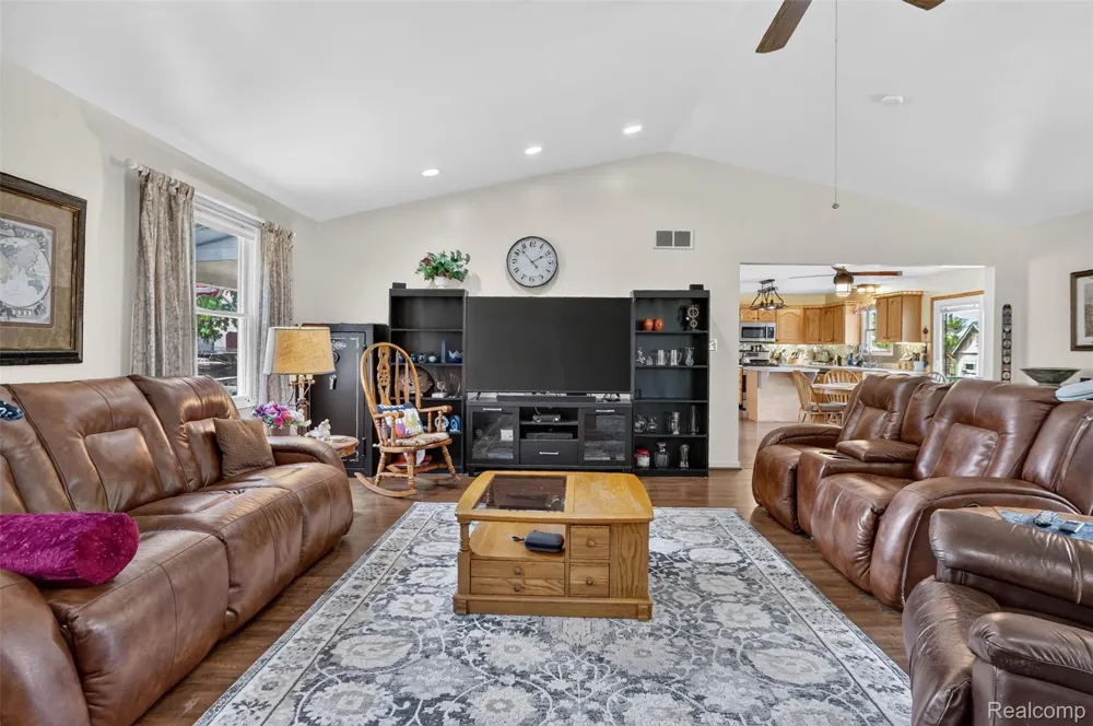 310 Browning Drive Howell City, MI 48843