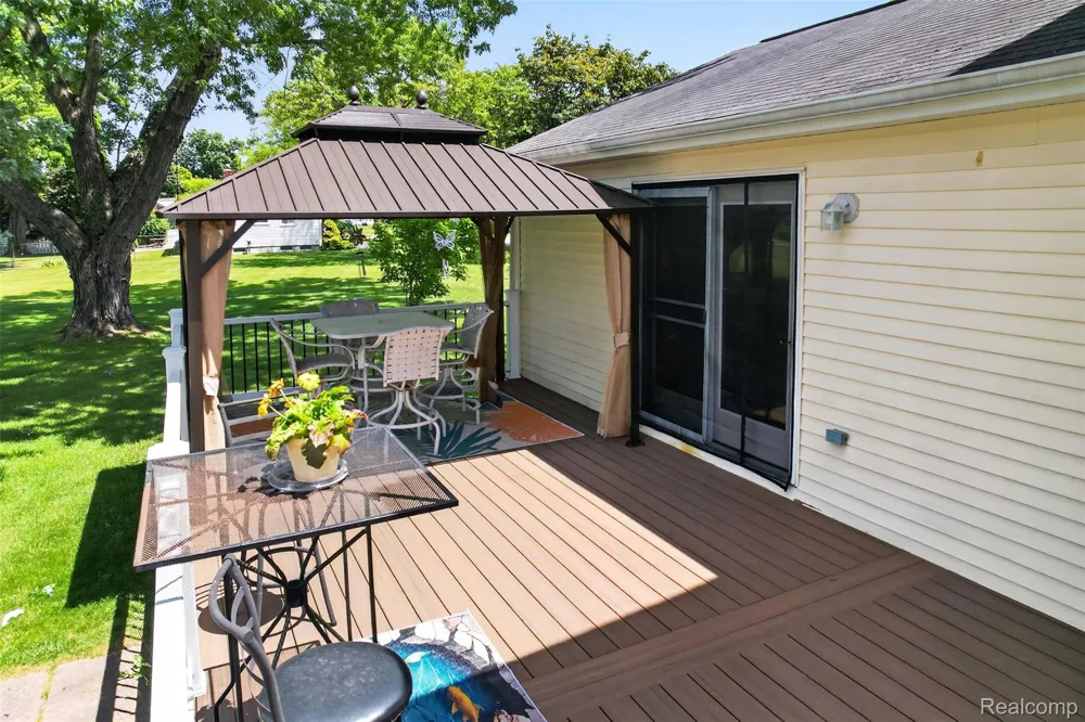 310 Browning Drive Howell City, MI 48843