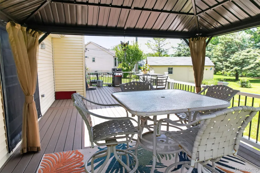 310 Browning Drive Howell City, MI 48843