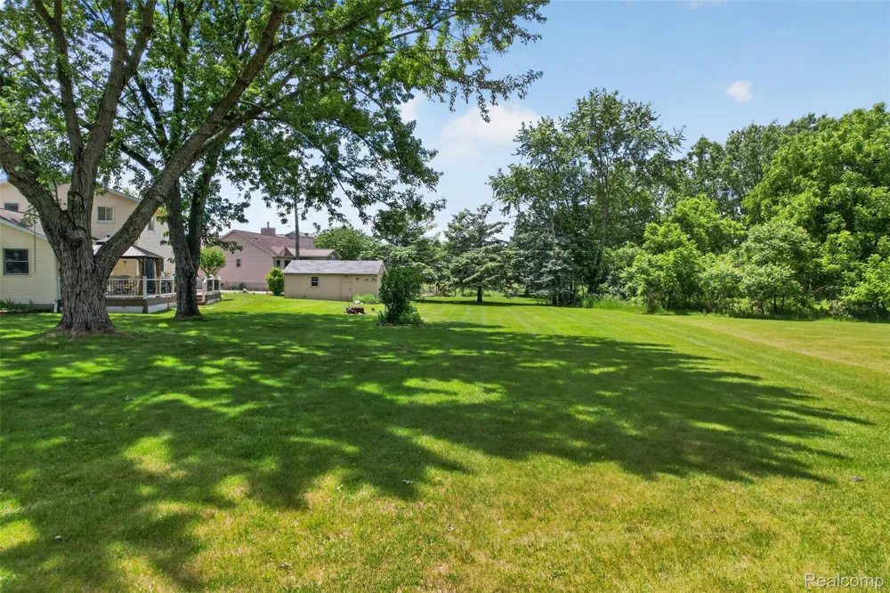 310 Browning Drive Howell City, MI 48843
