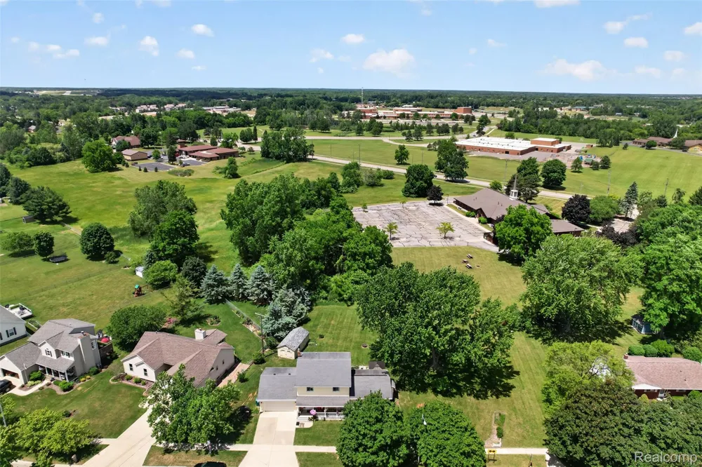 310 Browning Drive Howell City, MI 48843
