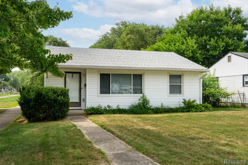 905 Sprague Avenue Madison Heights City, MI 48071