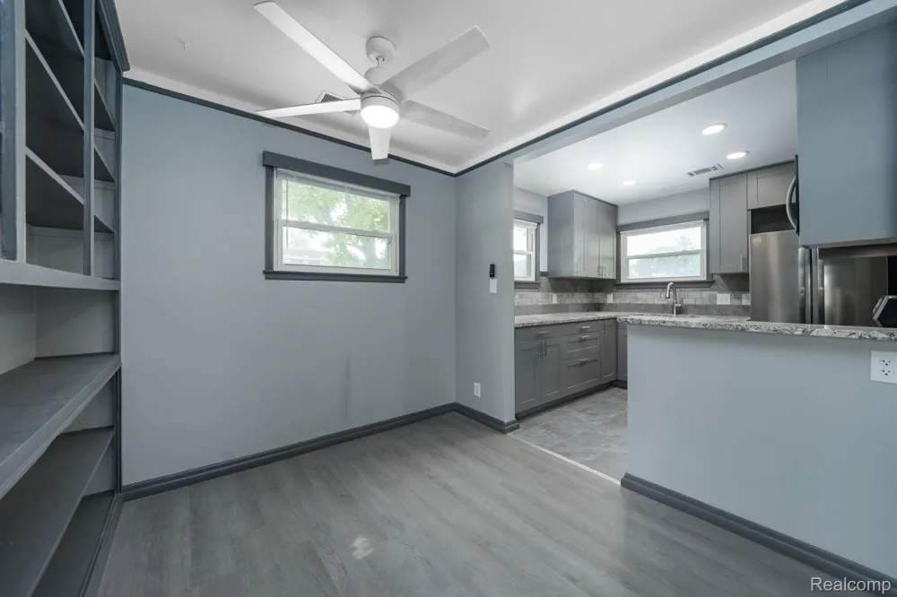 905 Sprague Avenue Madison Heights City, MI 48071