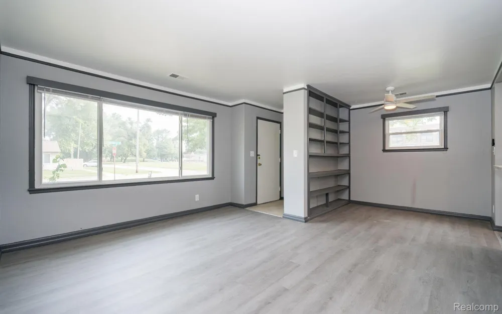 905 Sprague Avenue Madison Heights City, MI 48071