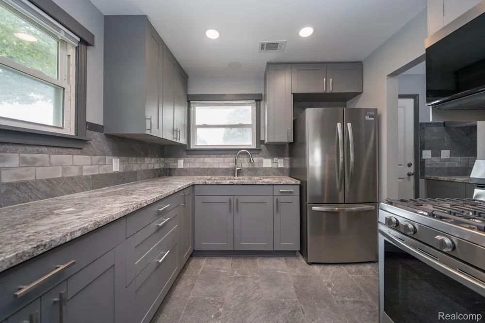 905 Sprague Avenue Madison Heights City, MI 48071