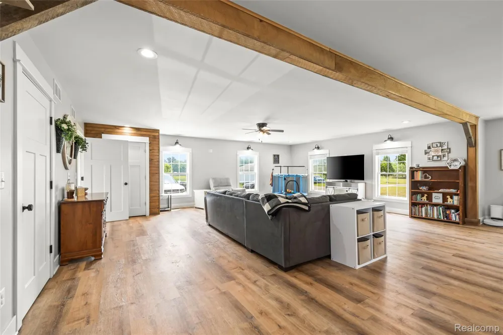 2281 Swan Road Ingham Township, MI 48819