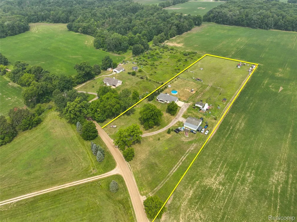 2281 Swan Road Ingham Township, MI 48819