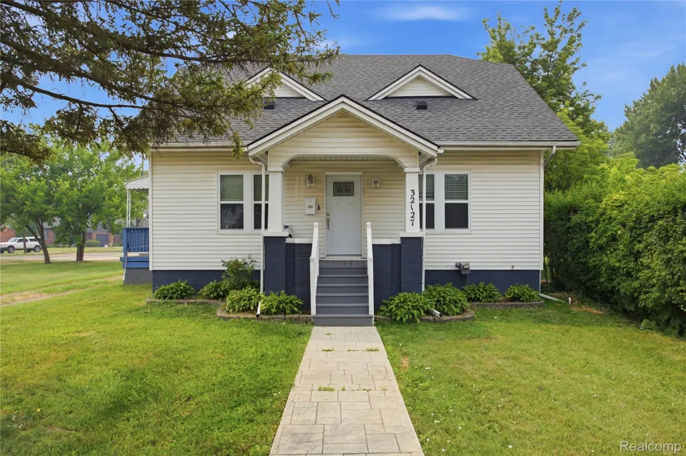 32127 Utica Road Fraser City, MI 48026