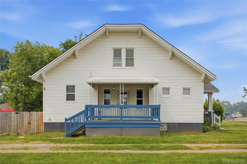 32127 Utica Road Fraser City, MI 48026