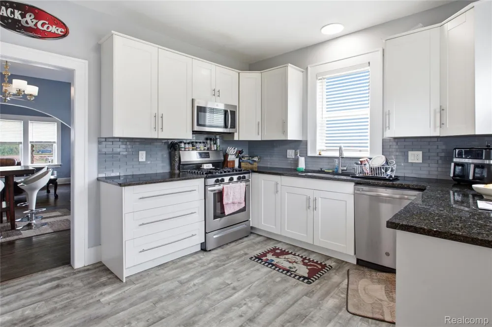 32127 Utica Road Fraser City, MI 48026