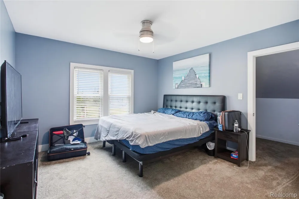 32127 Utica Road Fraser City, MI 48026