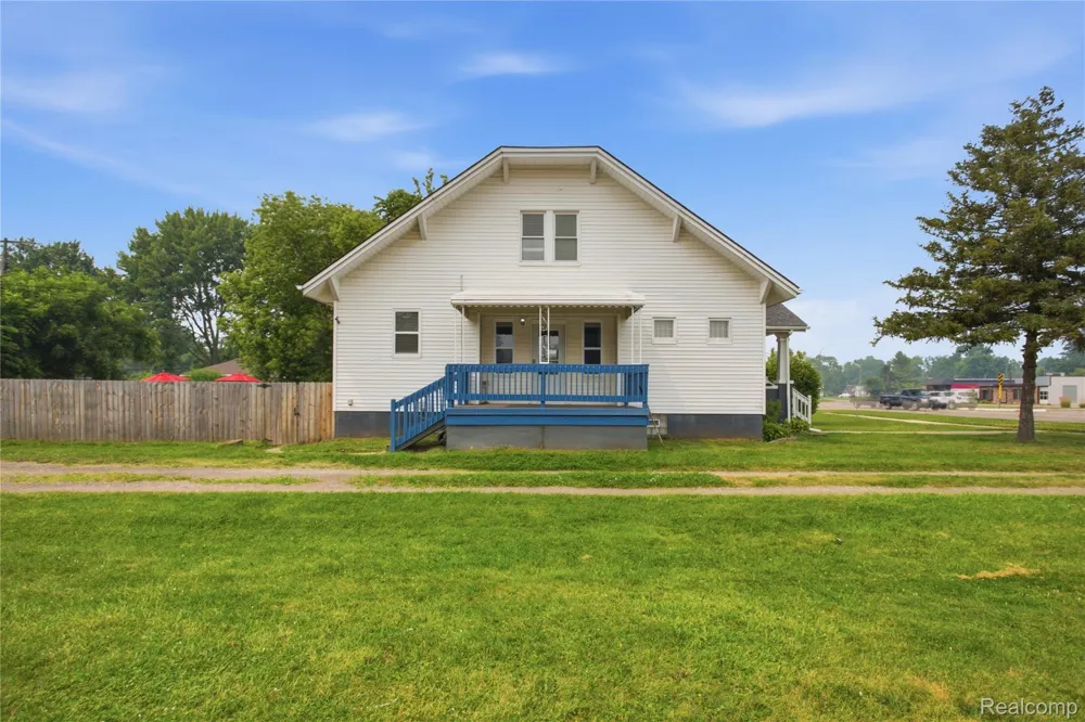 32127 Utica Road Fraser City, MI 48026