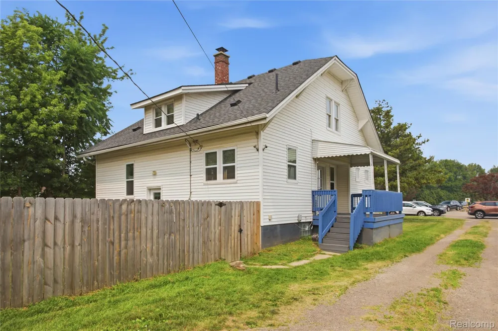 32127 Utica Road Fraser City, MI 48026