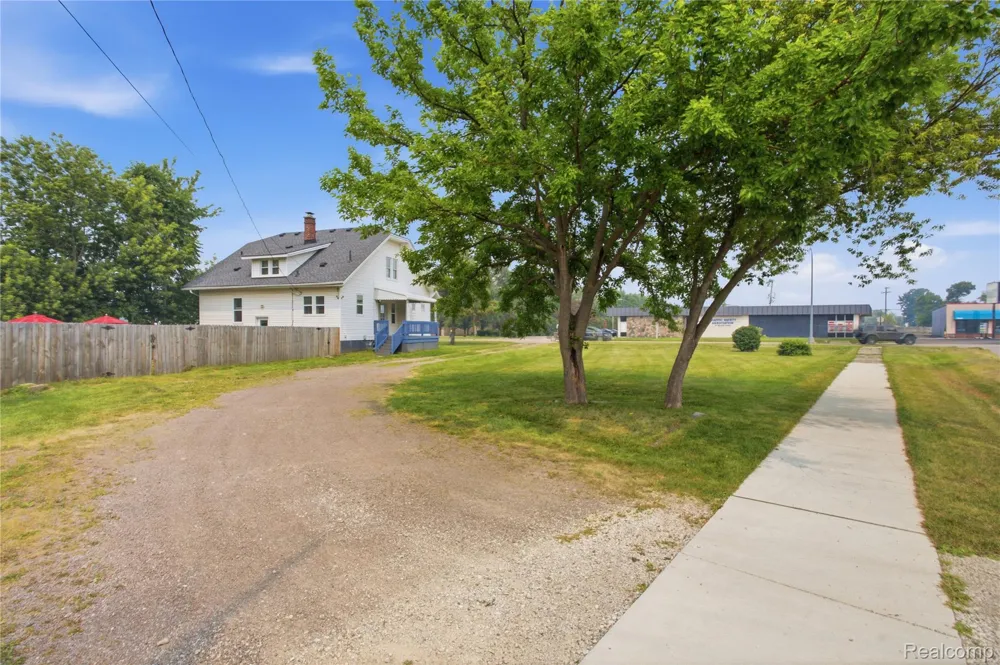32127 Utica Road Fraser City, MI 48026