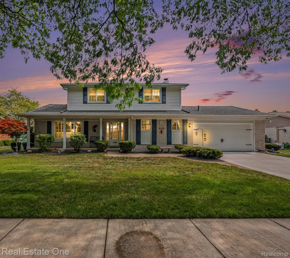 1524 3 Lakes Drive Troy City, MI 48085