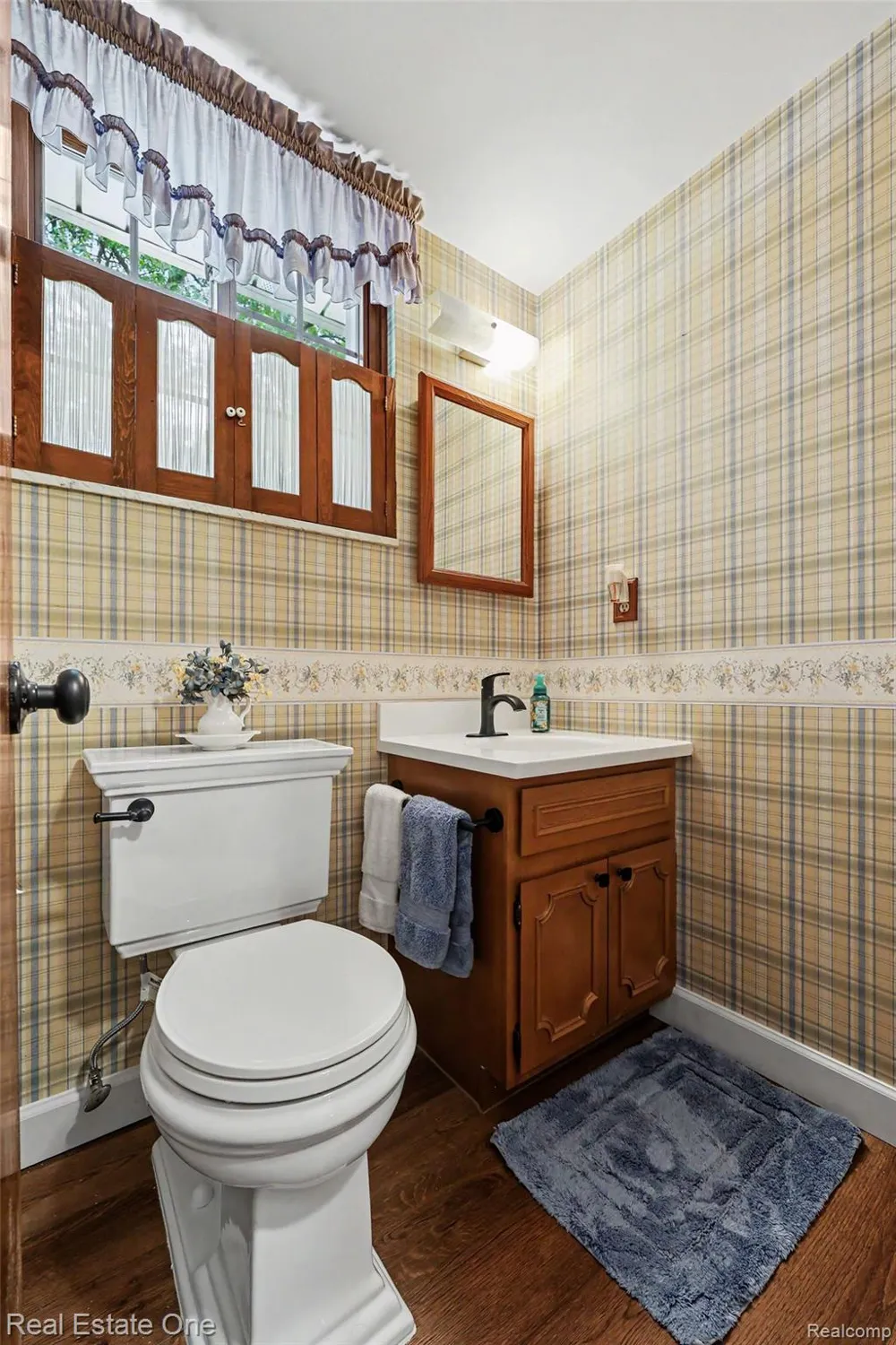 1524 3 Lakes Drive Troy City, MI 48085