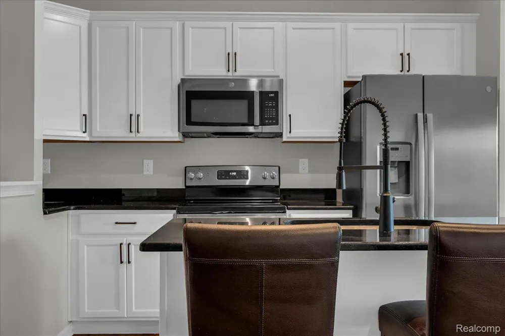 831 Plum Village Drive Raisinville Township, MI 48161