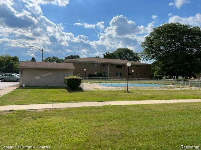 26309 W 7 Mile Road Redford Charter Township, MI 48240