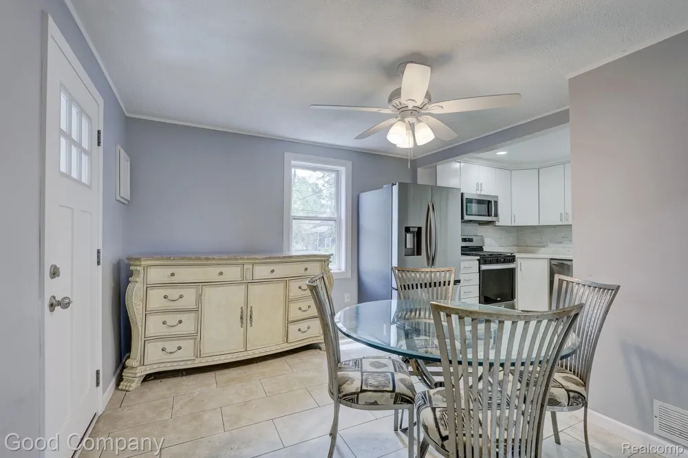 335 W Lincoln Avenue Madison Heights City, MI 48071