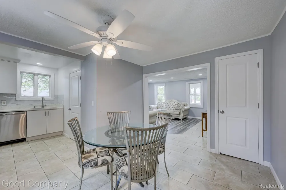 335 W Lincoln Avenue Madison Heights City, MI 48071