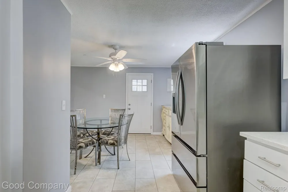 335 W Lincoln Avenue Madison Heights City, MI 48071